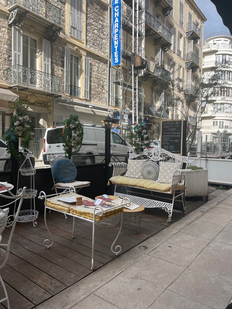 Kavárna L'oiseau d'été de Valentin | Salon De Thé & Café, Crêperie & Dégustation Corse v Nice