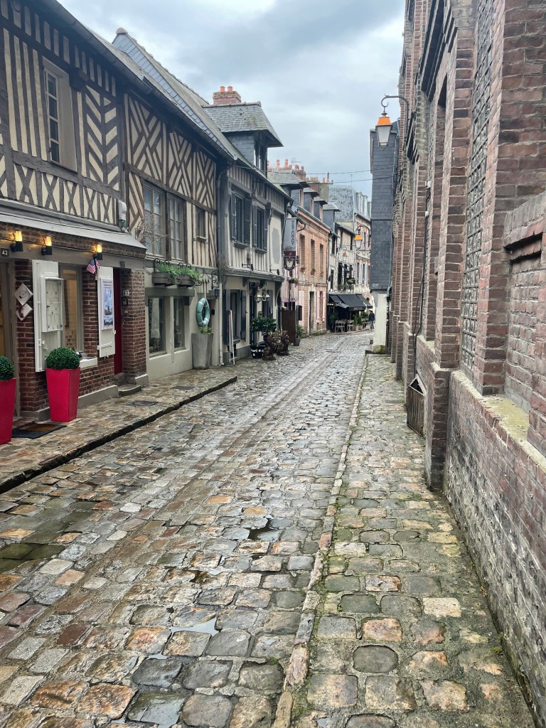 Centrum města Honfleur v Normandii