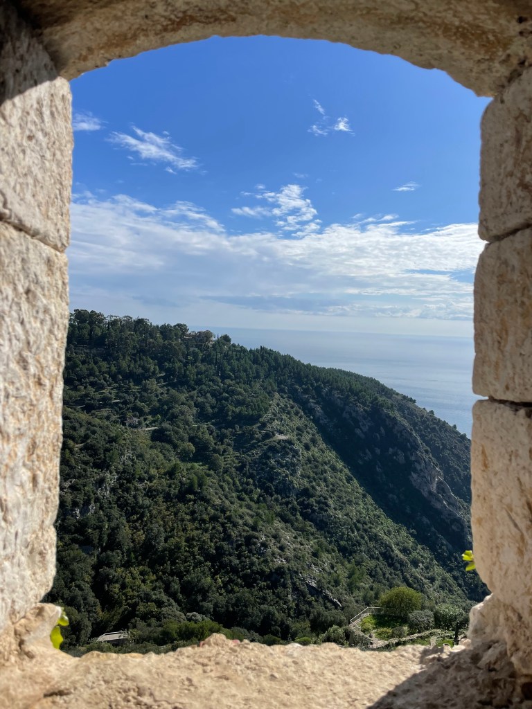 Vyhlídka z centra Èze v Jižní Francii