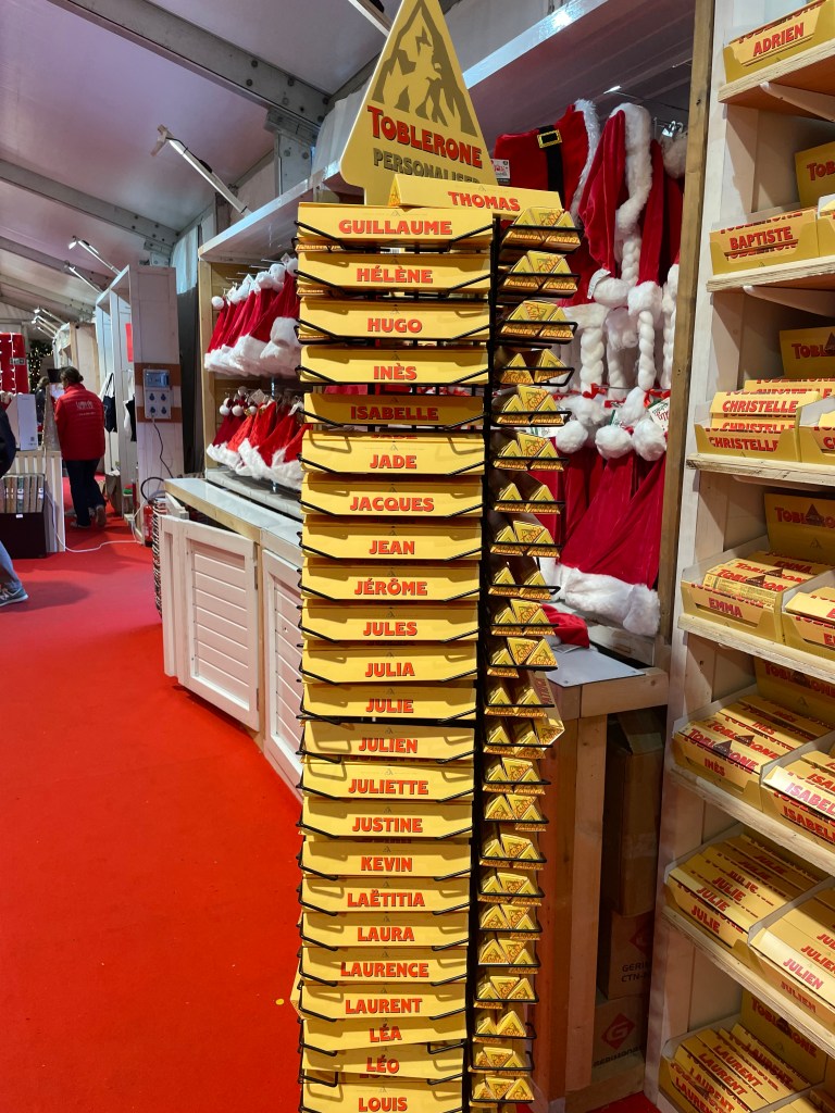 Vánoční výzdoba na adventních trzích na La Défense v Paříži