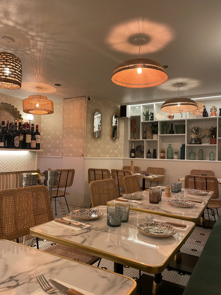 Interiér restaurace In Casa v Paříži