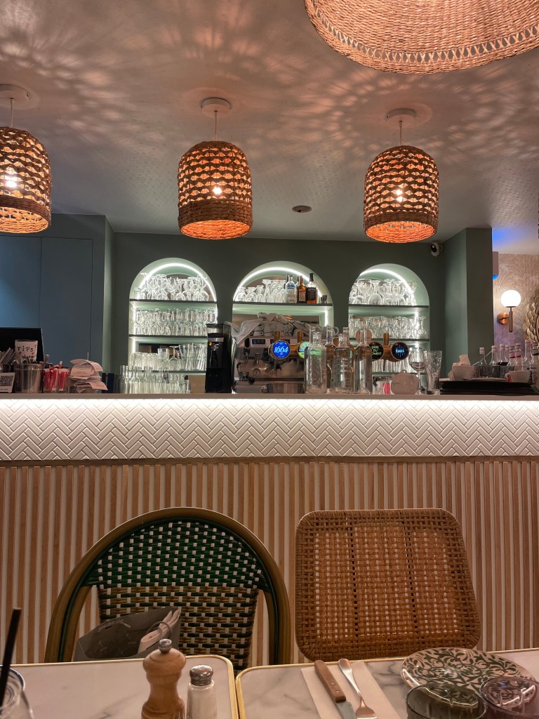 Interiér restaurace In Casa v Paříži