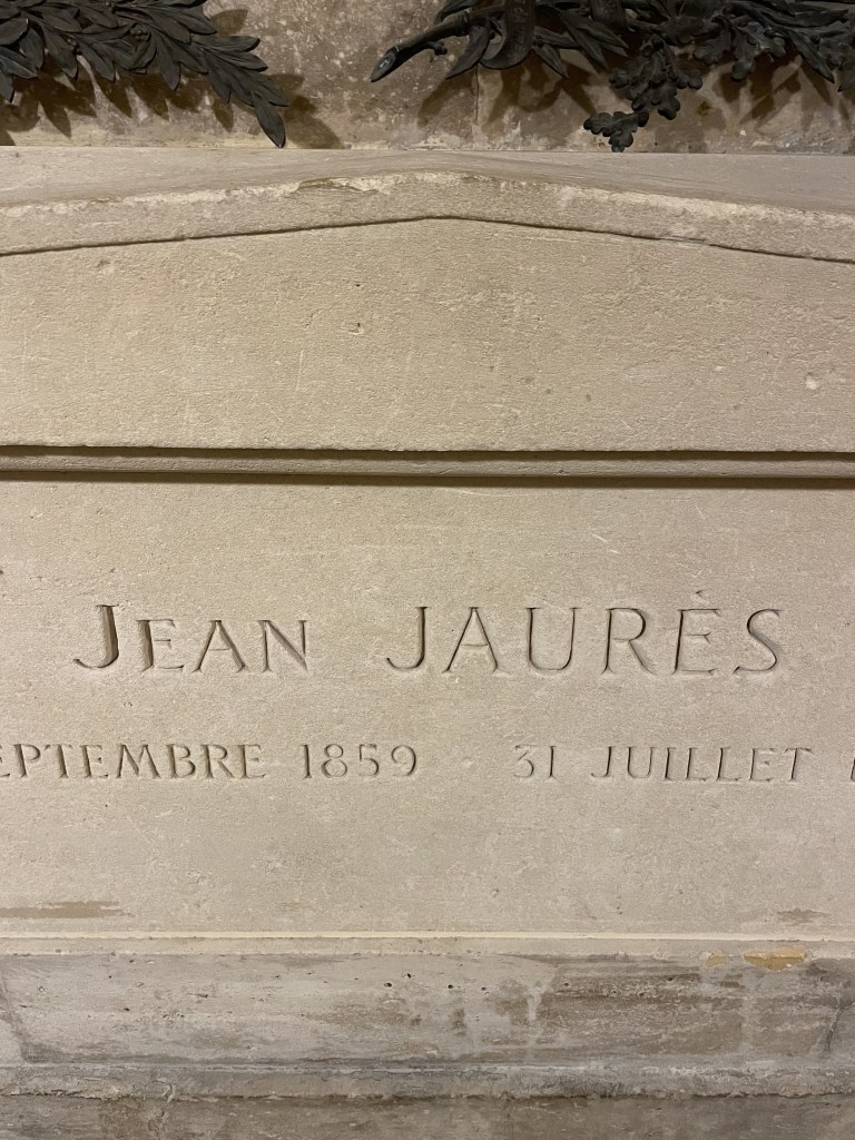 Hrobka Jean Jaurès v Panthéonu v Paříži