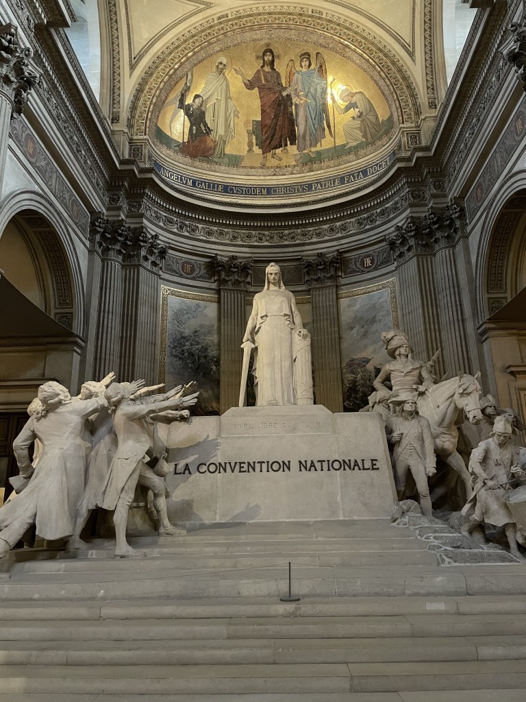 Interiér Panthéonu v Paříži