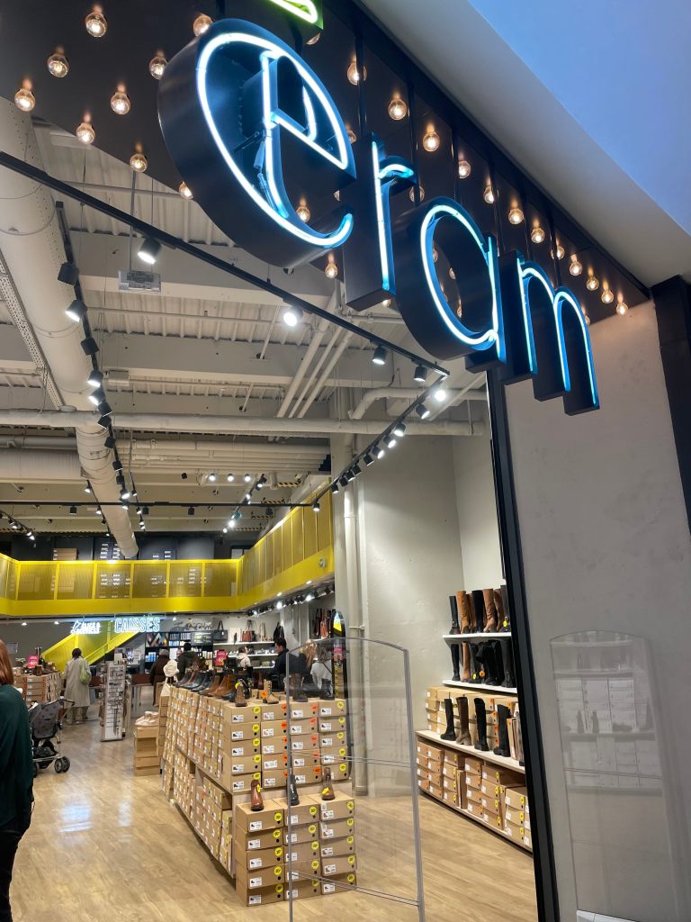 Butik značky Eram v nákupním centru La Défense