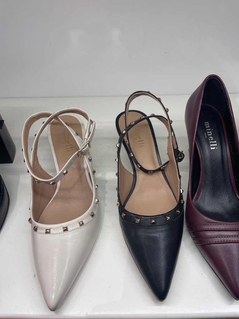 Butik značky Minelli v nákupním centru Italie 2