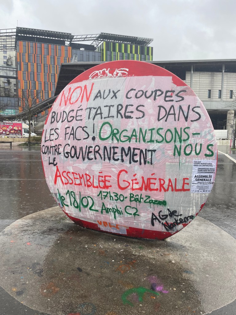 Kampus univerzity Paris Nanterre v Paříži