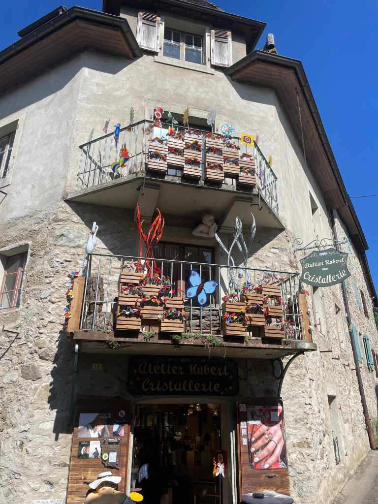 Středověká vesnička Yvoire, Ženevské jezero