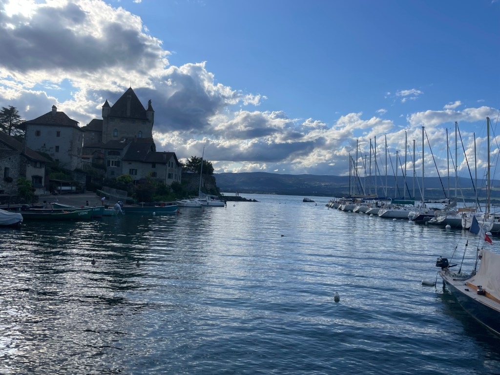 Přístav ve vesničce Yvoire, Ženevské jezero