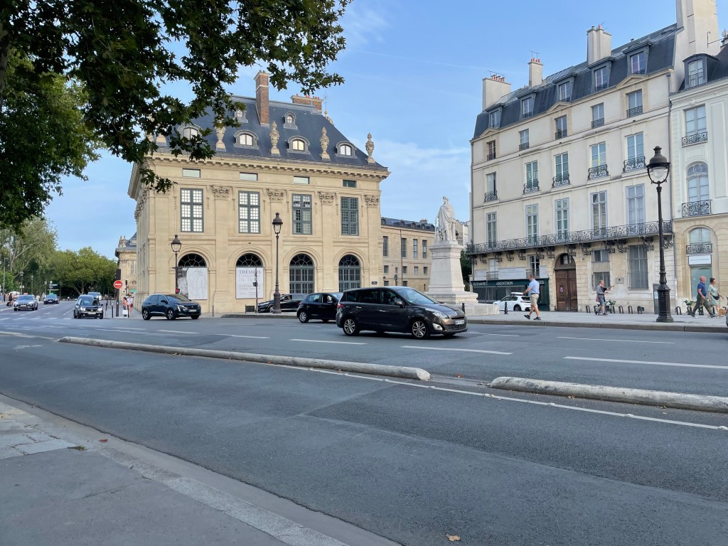 Place Mahmoud-Darwich v Paříži