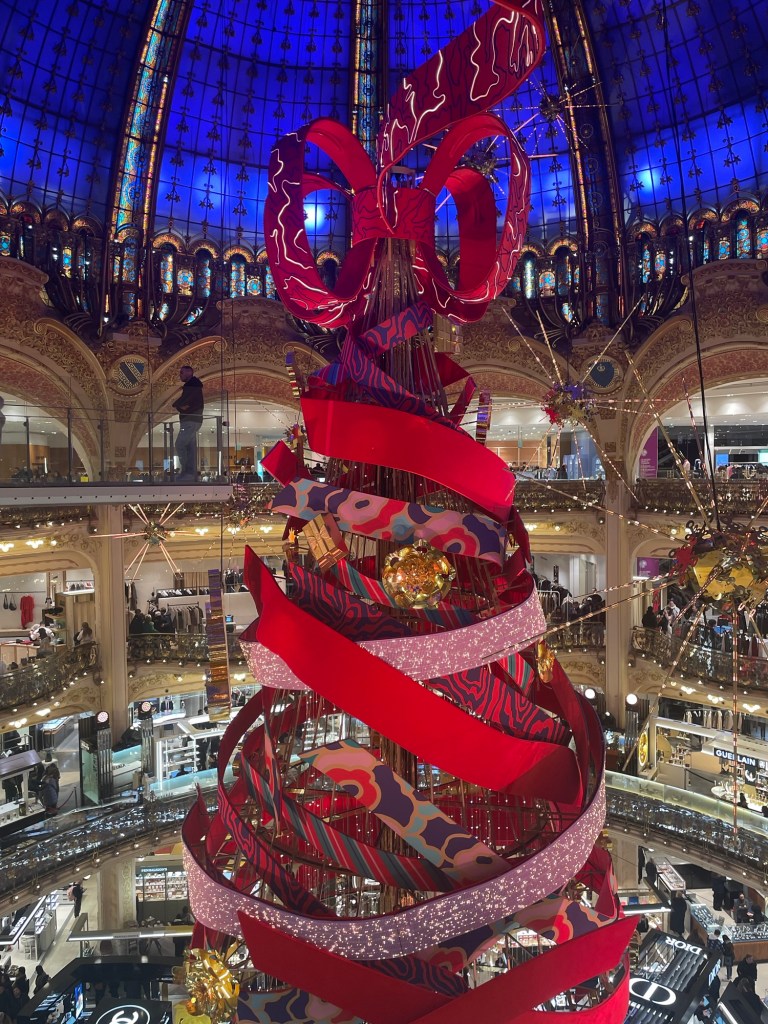Vánoční stromek v Galeries Lafayette
