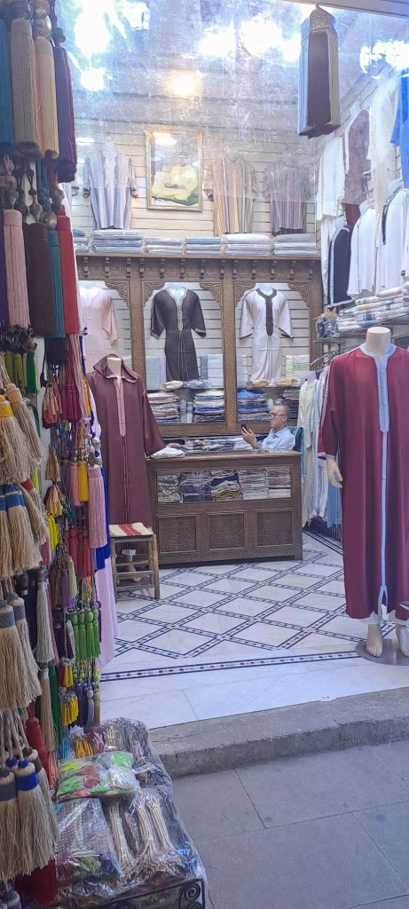 Stánky v rozlehlé tržnici Souk Semmarine